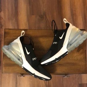Nike Air Max 270 - W size 8 black and white